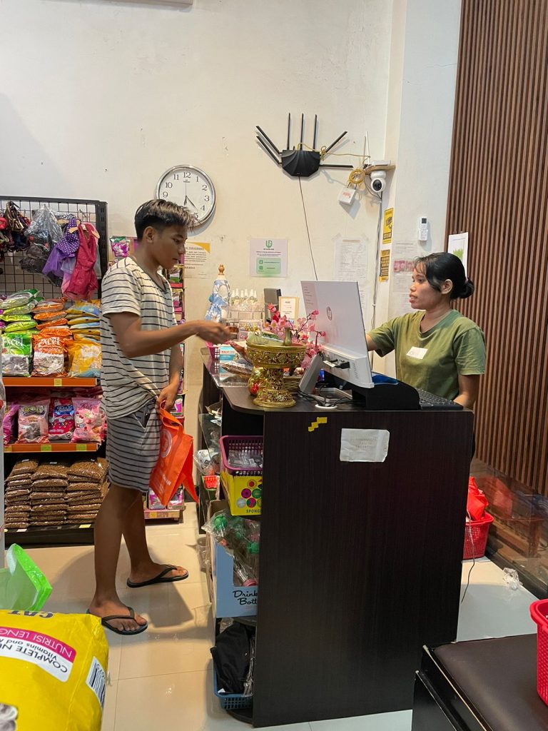 Pegawai yang ramah dan profesional