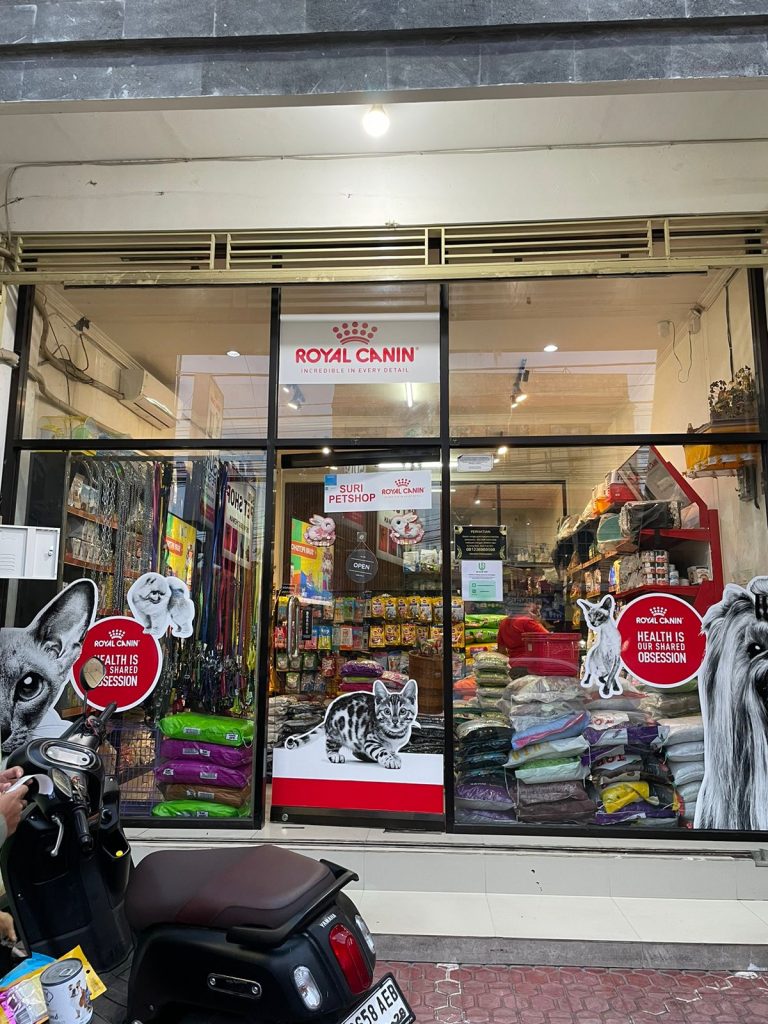 Toko perlengkapan hewan yang lengkap